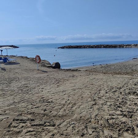 Piano Terra Centrale Vicino Al Mare Riva Ligure Luaran gambar
